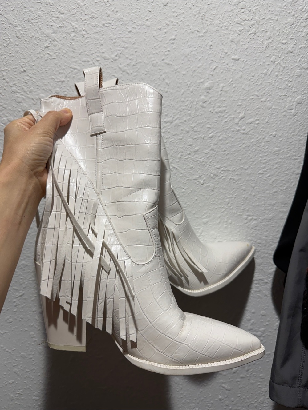 Women's White Croc-Embossed Fringe Western Boots